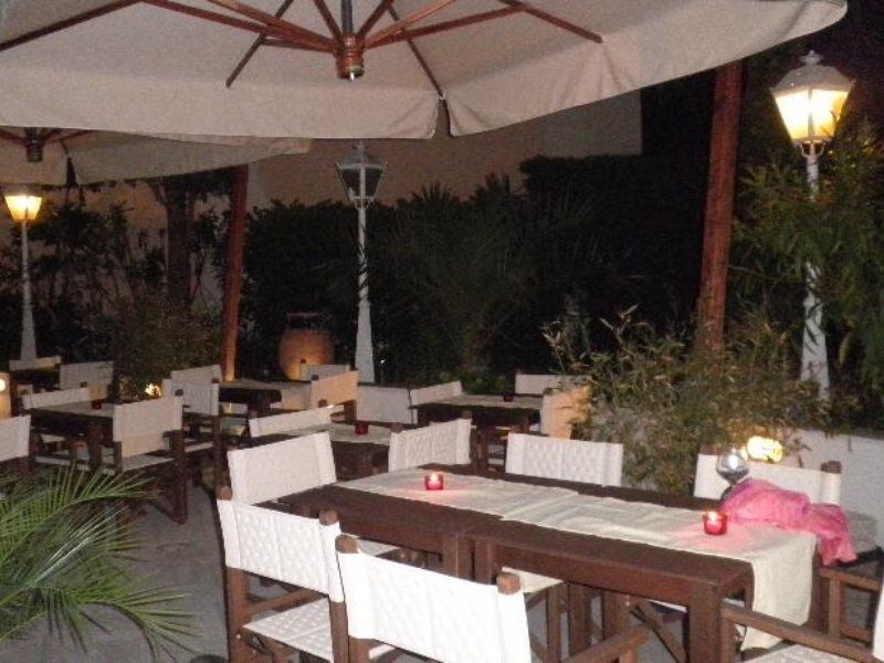 Hôtel Restaurant de la Mer Golfe-Juan Exterior foto